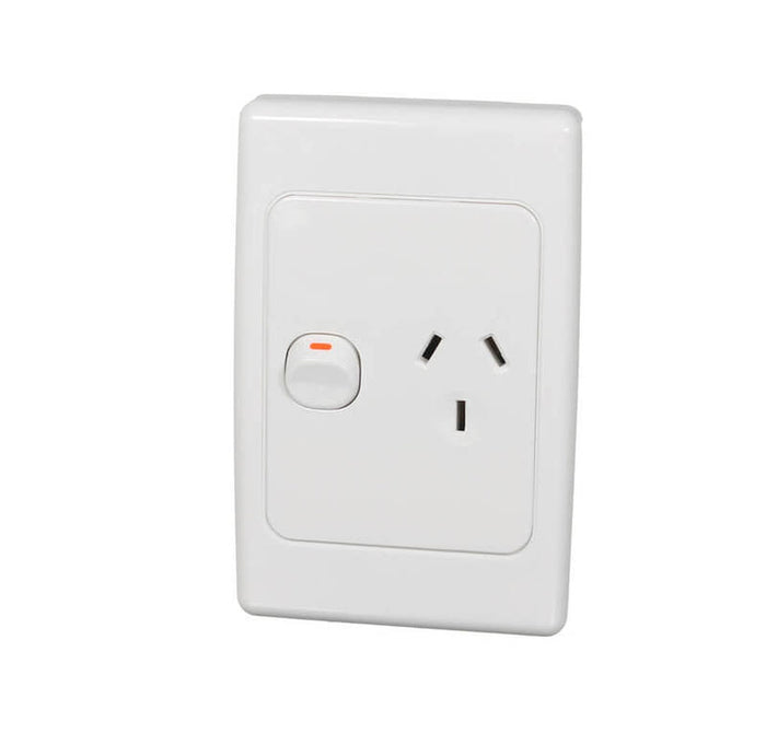 Clipsal 2000 Series Single Vertical Power Point 10A | White Electric | 2015V-WE