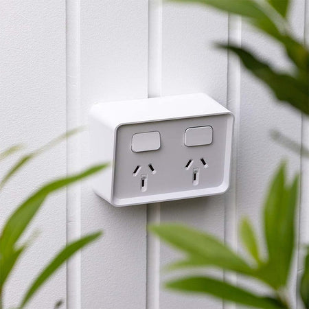 Clipsal Iconic Outdoor Twin Switched Socket Outlet Horizontal, 10A, 250V | Extra White | O3025-XW