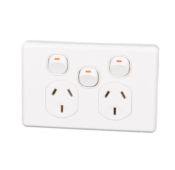 Clipsal Classic C2000 Series Switched Socket Outlet Twin, 250V, 10A, Removable Extra Switch | White Electric | C2025XA-WE