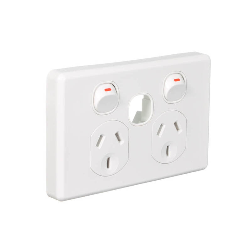 Clipsal Classic C2000 Series Switched Socket Outlet Twin, 250V, 10A, Removable Extra Switch Aperture | White Electric | C2025XUA-WE