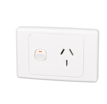 Clipsal 2000 Series 20A Single Power Point | White Electric | 2015/20-WE